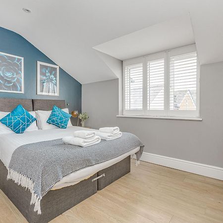 Stylish 1 Bed Apt , Central , Pkg, Perfect For Long Stays Эгэм Экстерьер фото