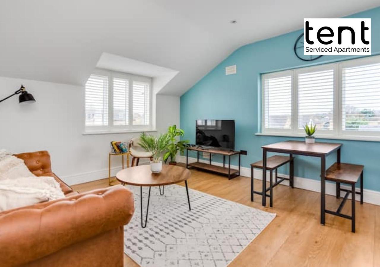 Stylish 1 Bed Apt , Central , Pkg, Perfect For Long Stays Эгэм Экстерьер фото